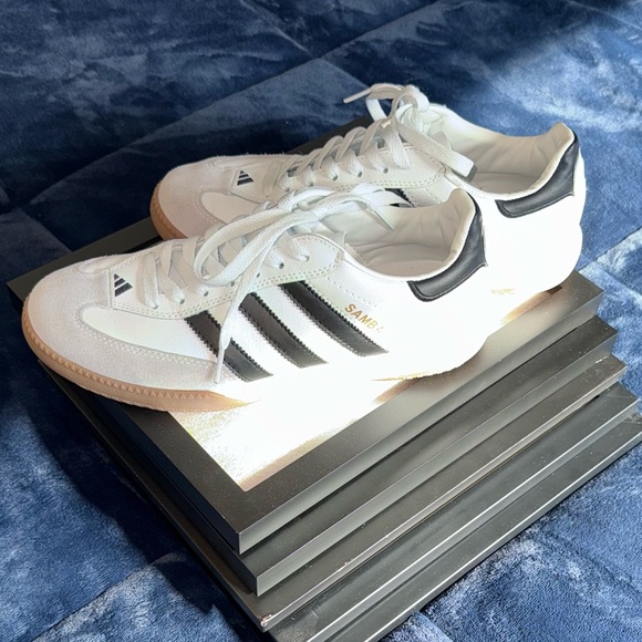 Athletic shoes. Black and white. NOTSAMBAS. Size 8.5 - Picture 4 of 10